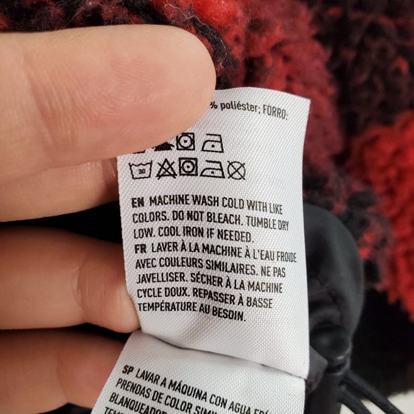 American Eagle Sweater Womens Small Red Black Buffalo Plaid Sherpa Fleece Casual - Picture 7 of 11